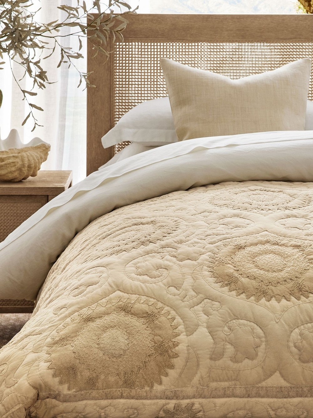Pottery Barn Alanya Suzani Medallion Quilt King Retail Price $348